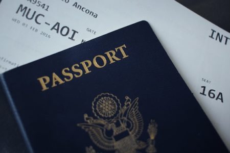 گزارش رادیو تلویزیون سوئیس در مورد صدور پاسپورت سبز