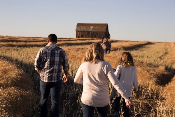 آیا الحاق خانواده برای جوانان زیر ۱۸ سال در سوئیس ممکن است؟